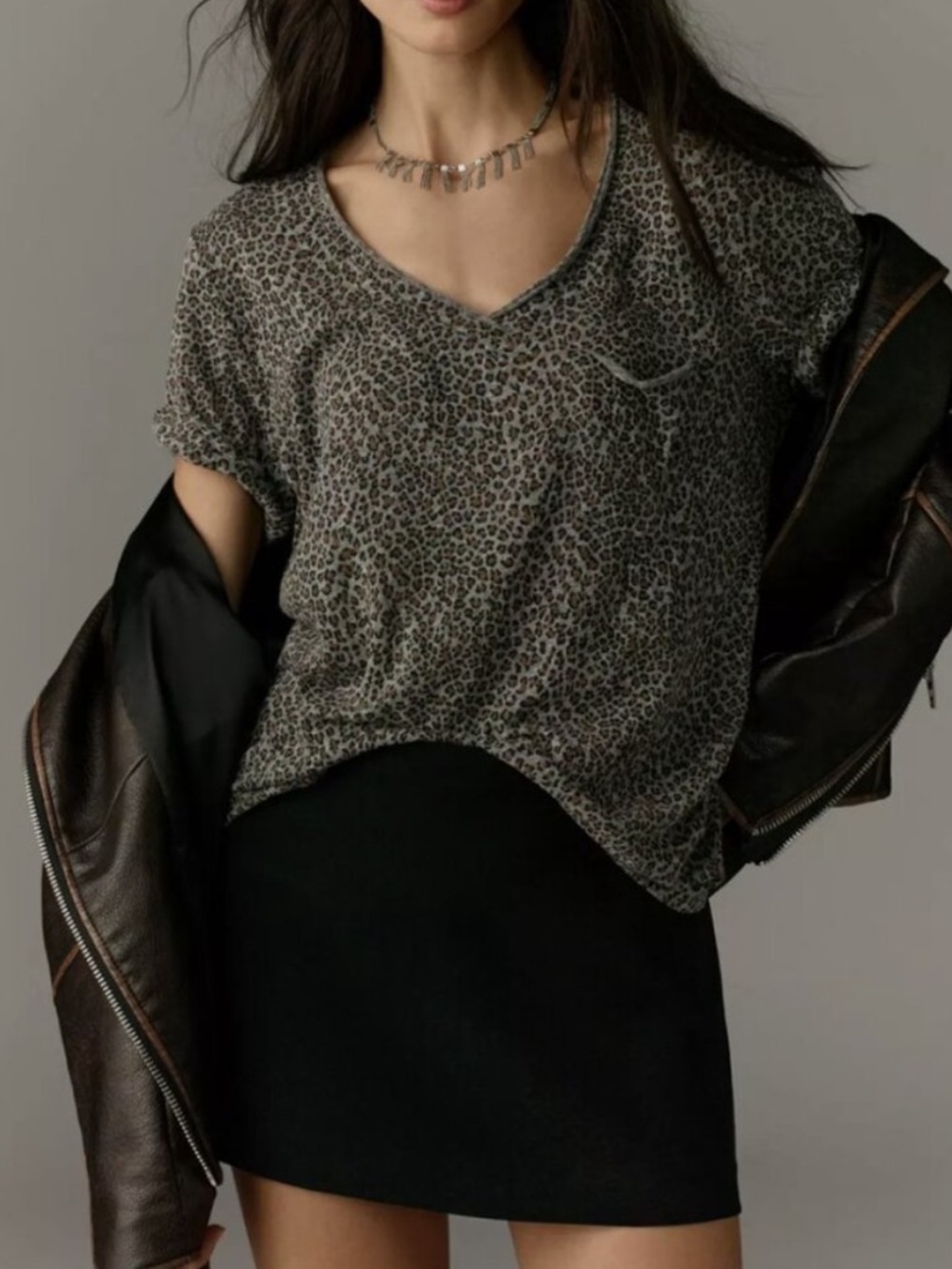 Anthropologie T.La Grey Animal Print Classic V-neck Short Sleeve Tee Gray, M
